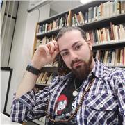 Laureato in Scienze Filosofiche con il massimo dei voti, offre lezioni di filosofia e storia per studenti e studentesse delle scuole medie e superiori, online o in presenza a Torino